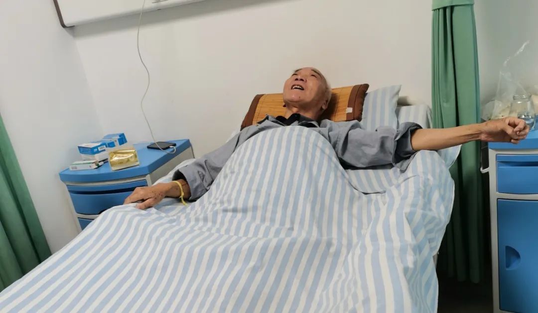 一个84岁患者在大丰三院就医自述：既然说没有专家号，怎么看病的有专家？