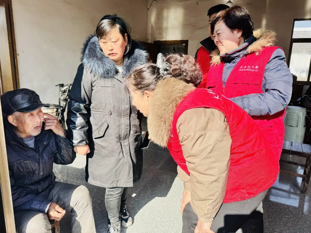 大丰绝望主妇微信里加了一个人，竟改变了全家命运！背后的故事……