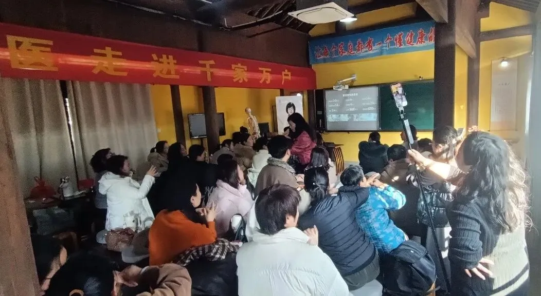 太颠覆了！救人无数的女讲师朱晓琴来大丰上了一堂特殊的生命课……