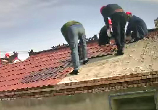 我打了三天举报电话，周日上午10点，大丰城管队员的一句话让我哭了……