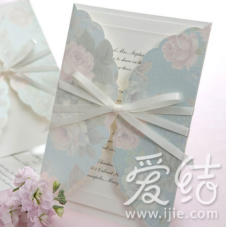浅色的小碎花亲和力十足