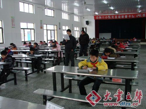 白驹二小各年级举行数学竞赛_科教_大丰之声