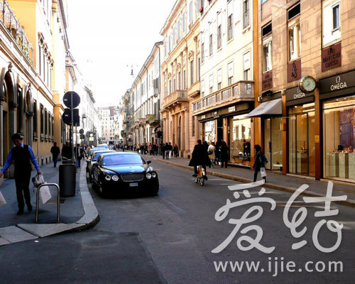 米兰Via Montenapoleone大街