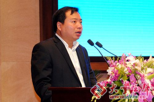 市委常委郭超向与会代表介绍了大丰市安监机构能力建设情况.