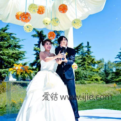 宾客可以在轻松愉悦的大自然氛围中就餐