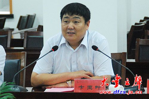 银叶董事长_银喉长尾山雀