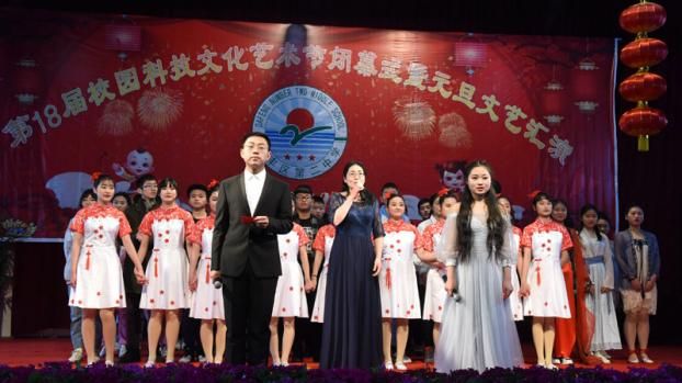 江苏盐城：龙腾虎跃过大年