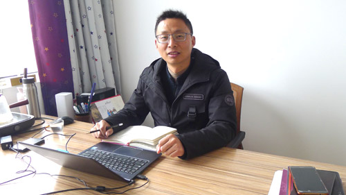 负责人陈开龙表示亿婴早教将免费线上亲子教育直播进行到底.