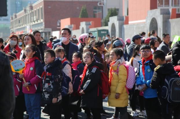 大丰中小学迎来报名日