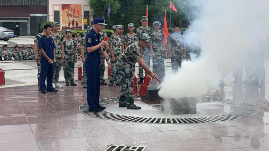 大丰消防进校园，为新生们上了一堂生动的“消防安全课”