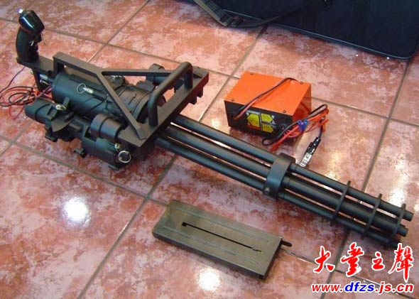 图文:美制m134米尼冈6管速射机枪